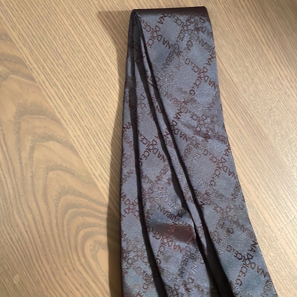 Mens Dolce Gabbana tie. Bluey/grey colour with embossing of brand. - Picture 6 of 11